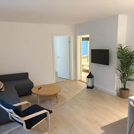 Bright And Spacious 3 Bedroom With Balcony Close To The