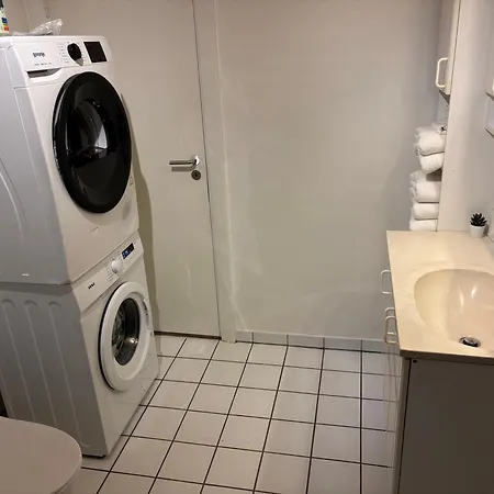 Bright And Spacious 3 Bedroom With Balcony Close To The