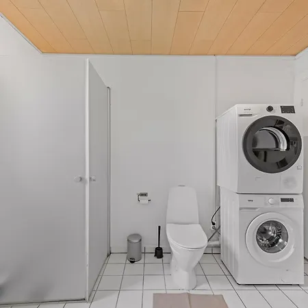 公寓 Bright And Spacious 3 Bedroom With Balcony Close To The 奥本罗