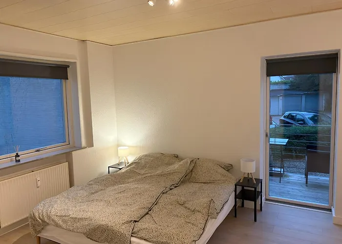 Bright And Spacious 3 Bedroom With Balcony Close To The *