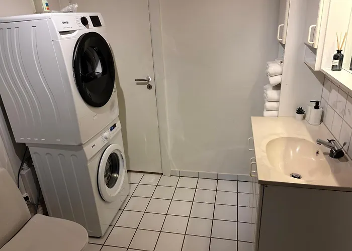 Bright And Spacious 3 Bedroom With Balcony Close To The